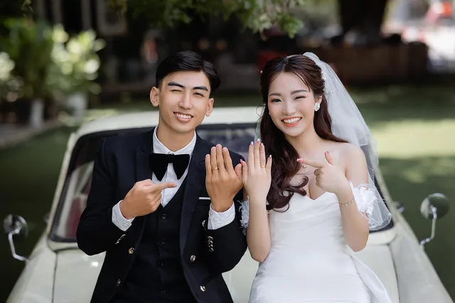couple, wedding, marriage, love, romance, man, woman, portrait, groom, bride. How celebrity weddings records are compiled and checked